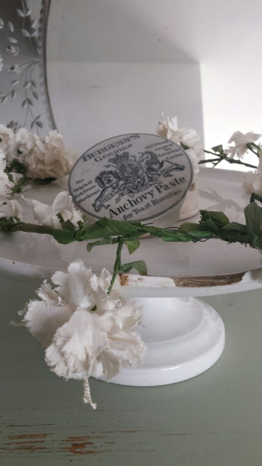 Alte Tortenplatte Keramik weiß-1000