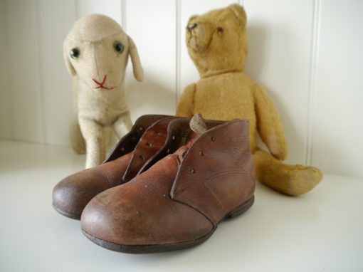 Alte Kinderschuhe, braun, 15 cm, wohl um 1920/1930-1779