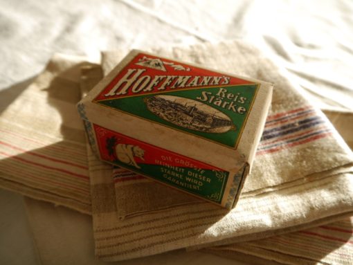 Original Verpackung Hoffmann's Reis-Stärke*, wohl um 1920, alte Verkaufsverpackung, OVP, noch original verschlossen mit Inhalt *Markennamen gehören den Rechteinhabern und dienen hier lediglich der Beschreibung)-1923