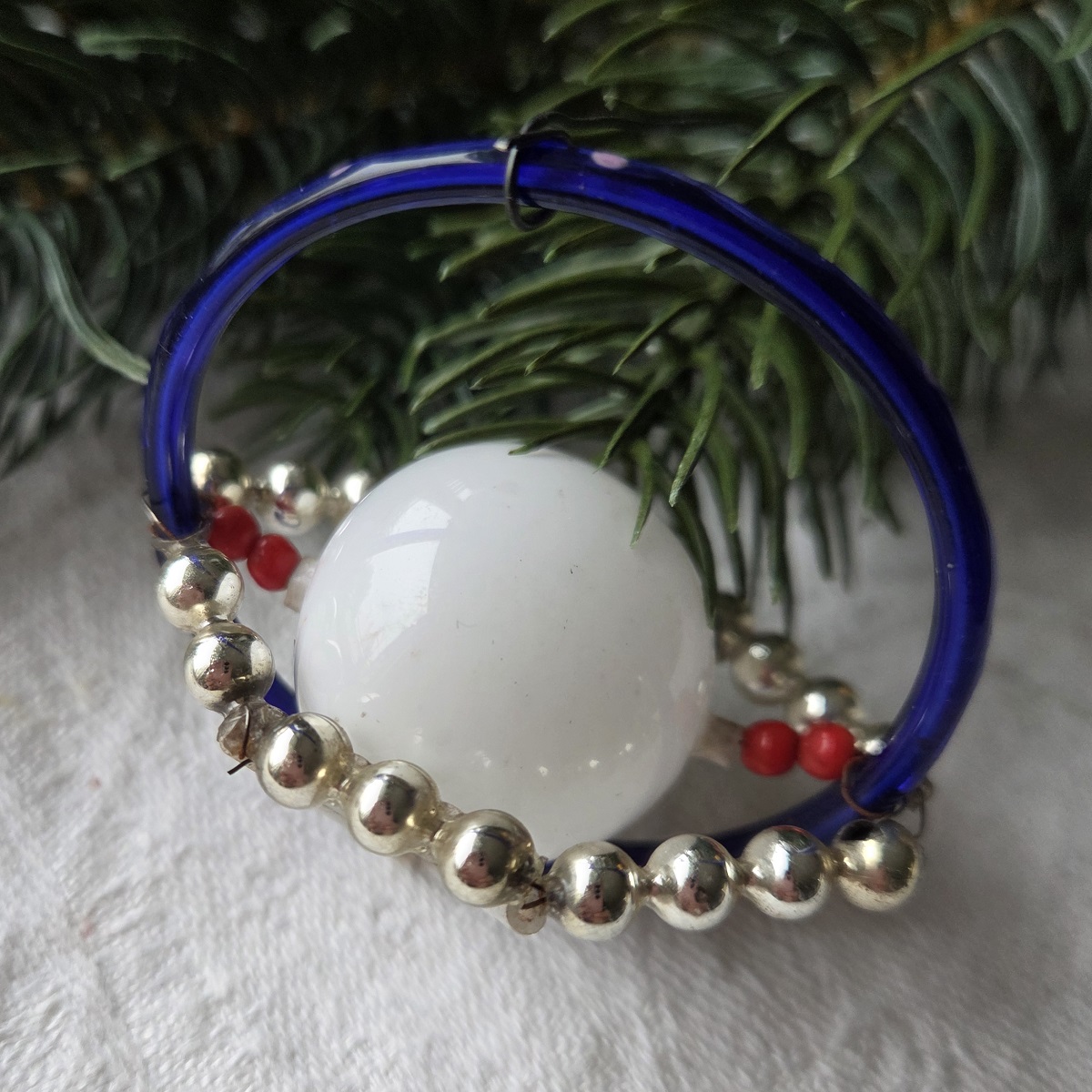 alter Christbaumschmuck Gablonz Ornament Ring mit großer Perle – Bild 2